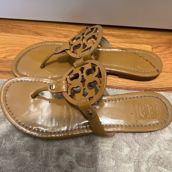 Tory Burch Miller Sandals EUC - Picture 4 of 16